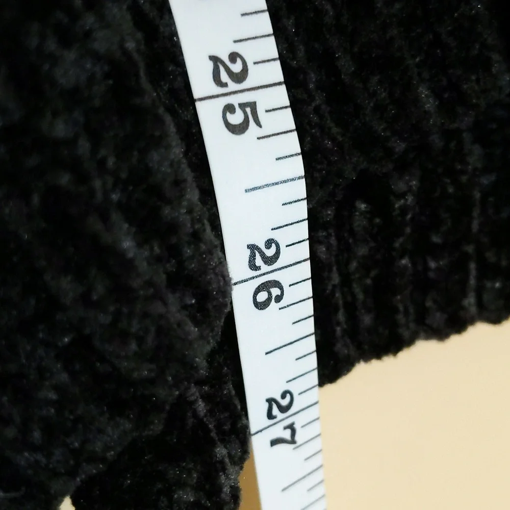 No Boundaries| Black Crew Neck Sweater Polyester made of 100% Recycled Materials - Picture 6 of 7